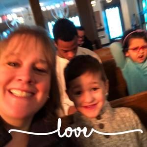 Meet your Posher, Lonna